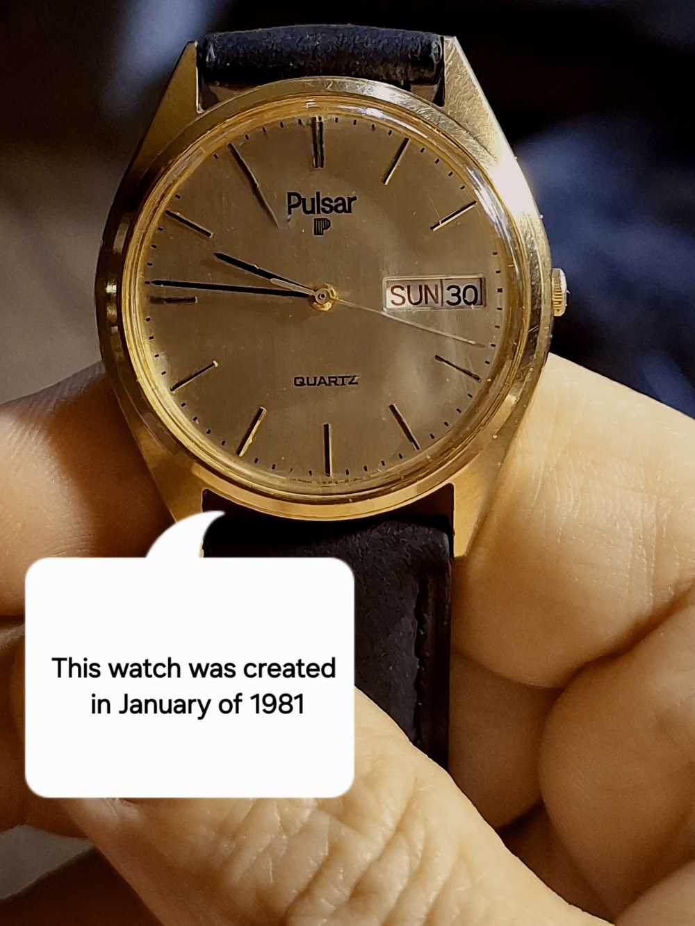 Vintage 1981 Pulsar QGold Textured Dial Day/Date Dress Watch - New Band &